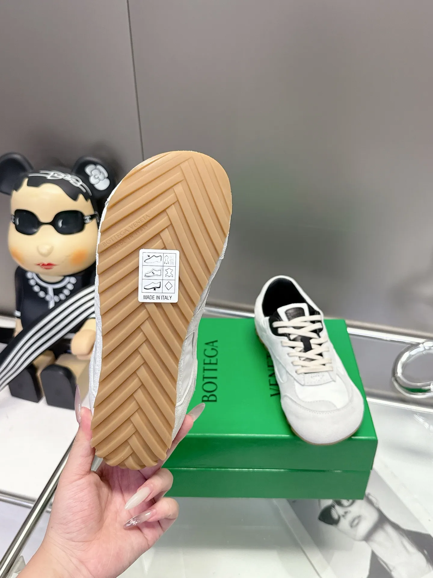 👟👟Ex-factory price 500👟👟 Bottega Veneta｜BV Bottega Veneta 25ss new Forrest shoes Dexun sneakers Sneaker technology nylon and suede, inspired by retro sneakers, a new interpretation of classic sneakers, lightweight, comfortable and breathable summer essentials The sole uses a classic woven texture, which is very recognizable, and is spliced with nylon suede, giving it a full texture!   Size: #Female 35-40 (41 made to order, non-refundable)